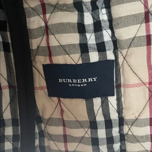 Burberry Quilted Women's Jacket - Picture 7 of 8